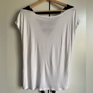 UNITED COLOURS OF BENETTON white and black shirt